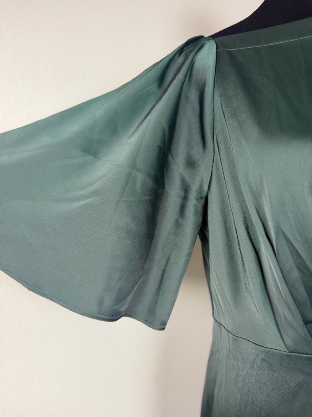 Banana Republic Emerald Green Satin Dress Size 8 Midi Flutter Sleeve Elegant NWT - Picture 3 of 15